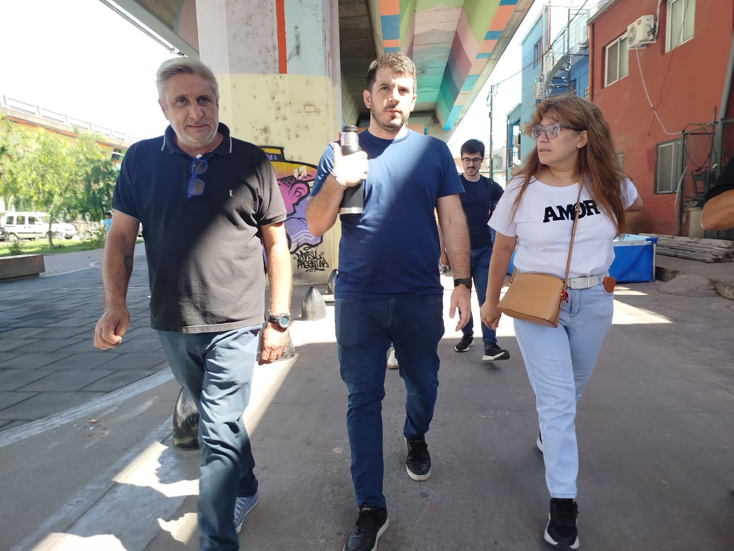 Leonel Chiarella recorrió el Barrio Mugica y visitó diferentes centros de participación social